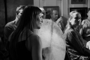 Todo Cambia, concert performance of Mercedes Sosa’s songs, Julia Mikolajczak, Eva Rufo, Roman Rauhut, June 2017, Klub Strefa, Cracow